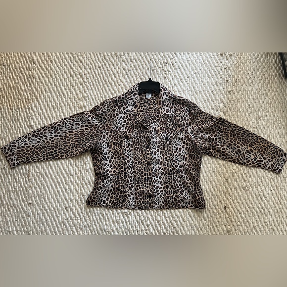 Transitions Women's Animal Print 100% Silk Button Down Top - Picture 7 of 7